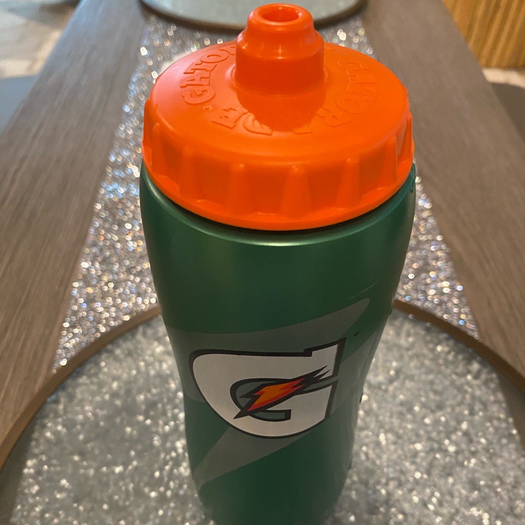Brand New Green Gatorade Squeeze Bottle 32 Oz